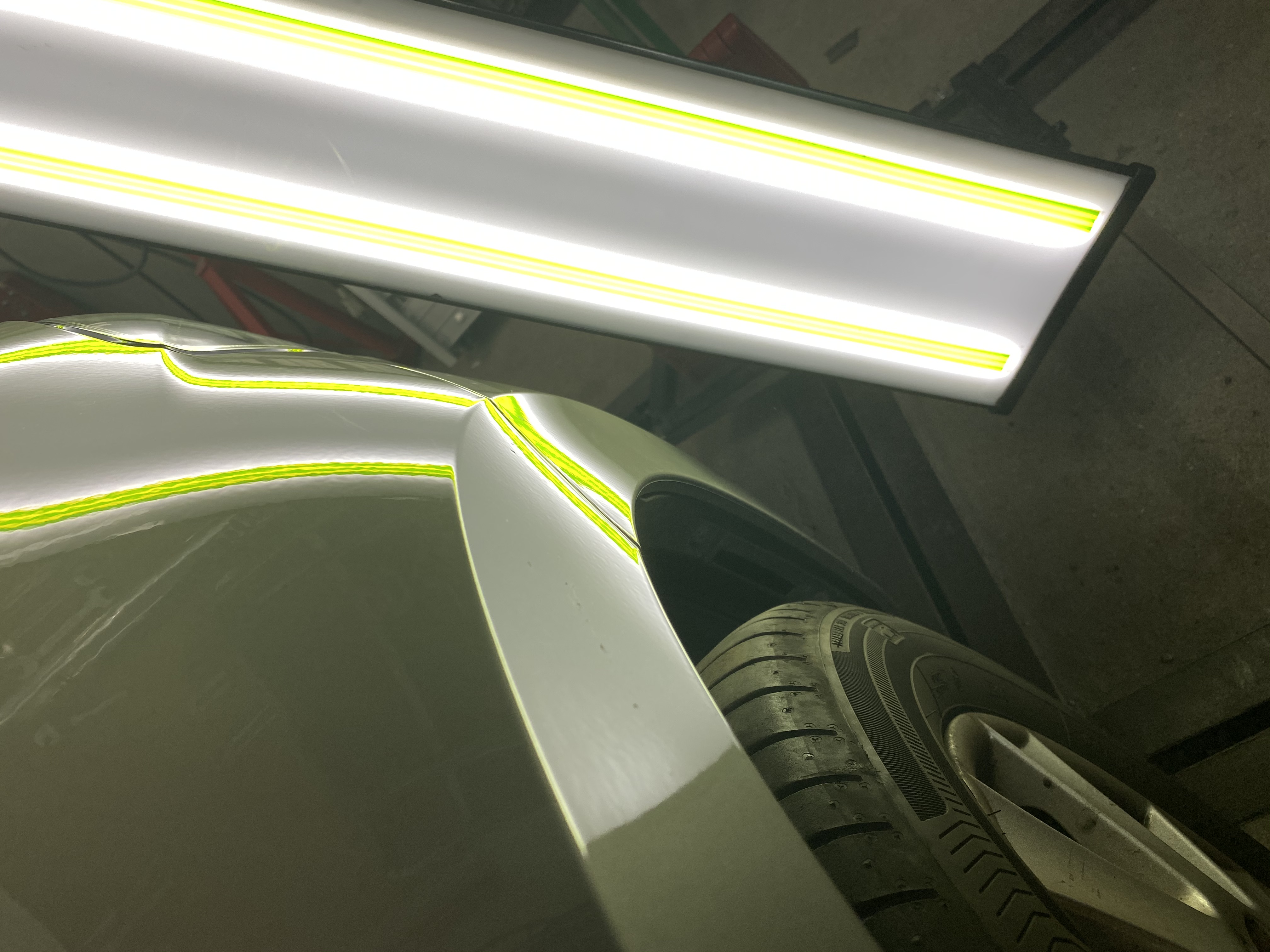 Reparierte Delle Kotflügel